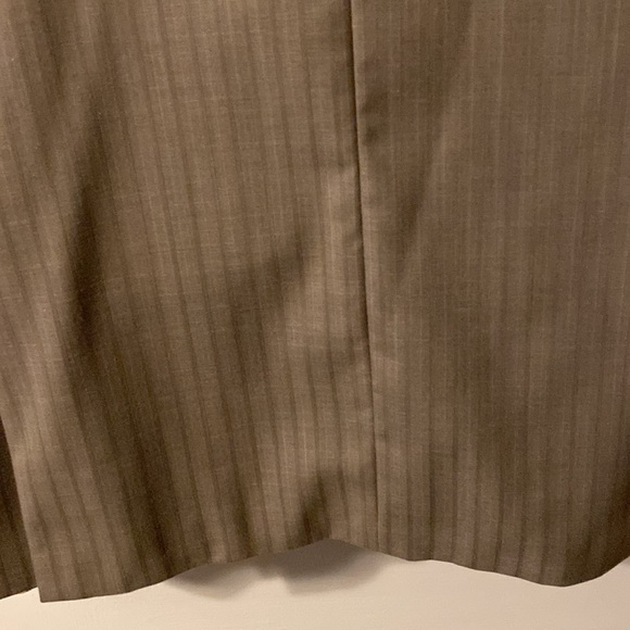 Insignia Men’s Grey Suit - 44L - Picture 7 of 10